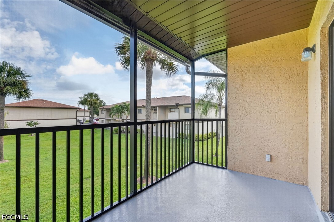 2 Bed Condominium for Sale in Fort Myers, photo 3