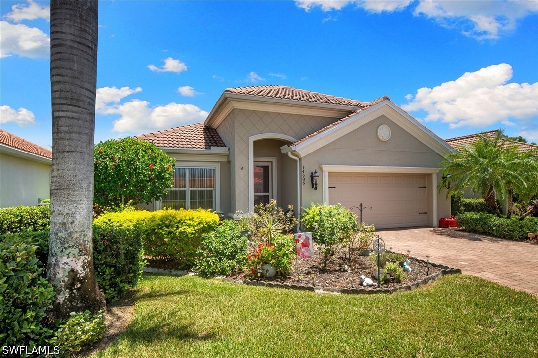 3 Bed SingleFamilyResidence for Sale in Naples, photo 3