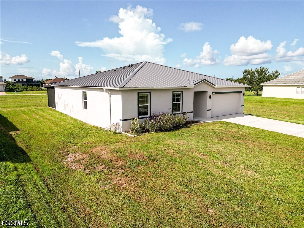 4 Bed SingleFamilyResidence for Sale in Cape Coral, photo 3