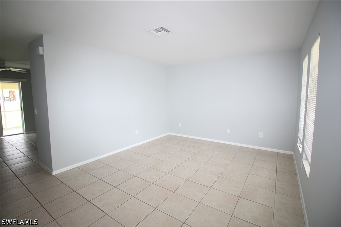 2 Bed Attached for Sale in Cape Coral, photo 3