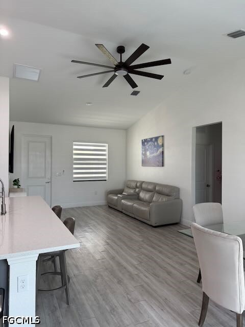 3 Bed SingleFamilyResidence for Sale in Port Labelle, photo 3