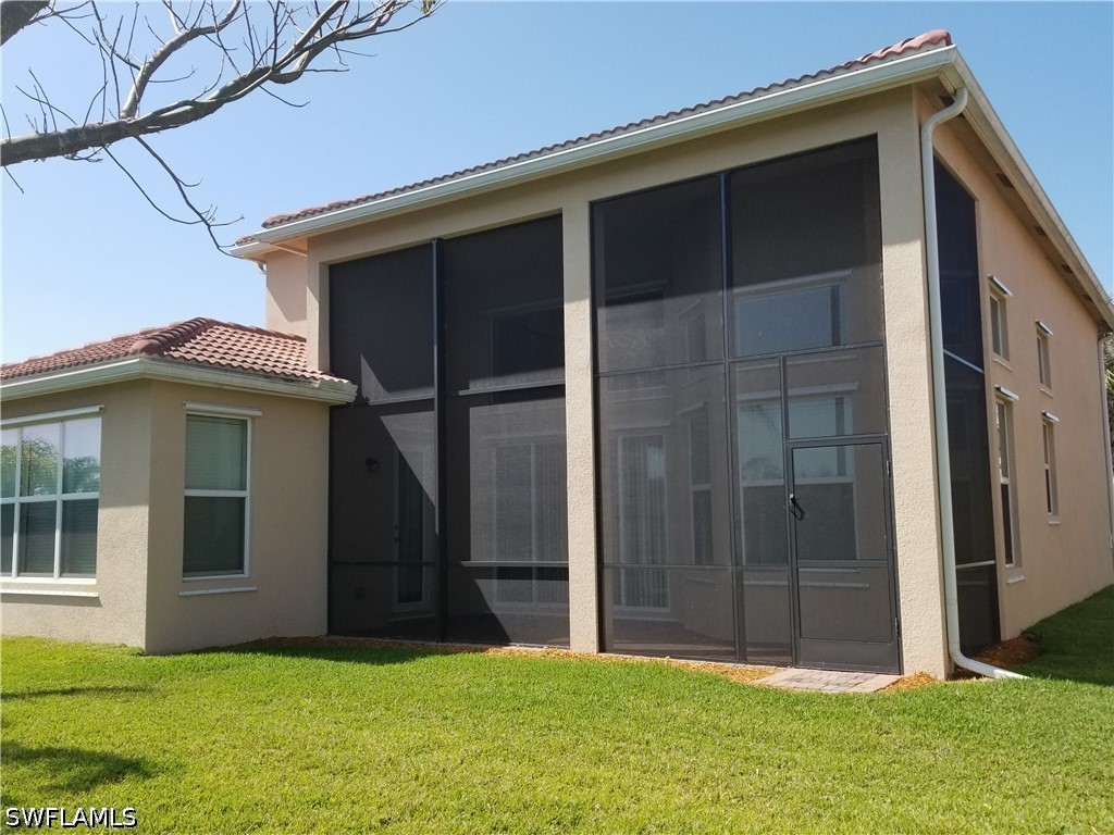 4 Bed Waterfront Home for Sale in Fort Myers, photo 3