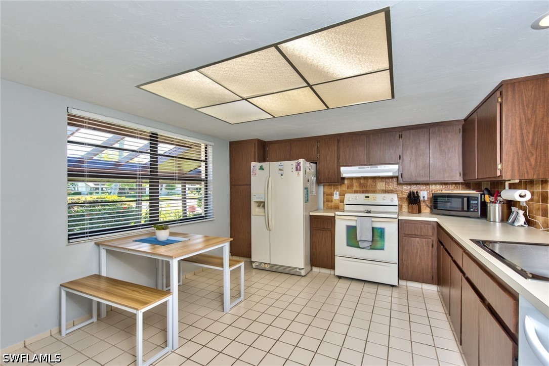 2 Bed Attached for Sale in Lakewood, photo 3