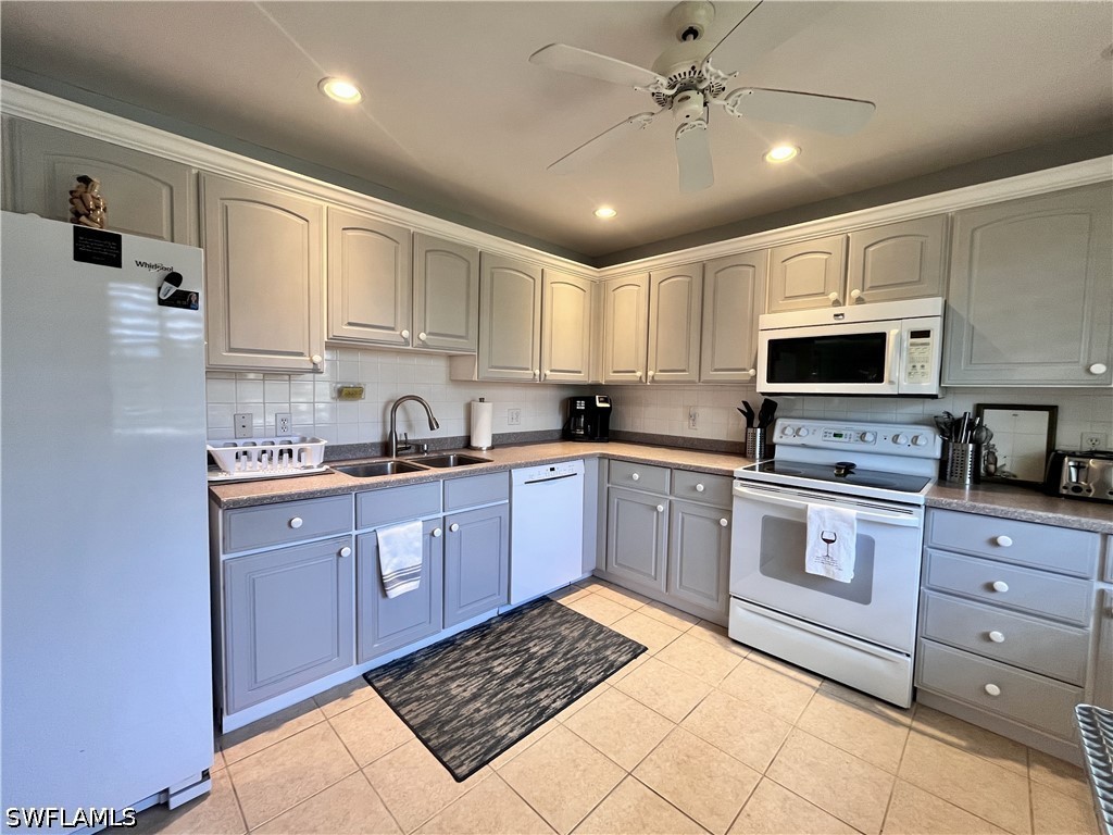 2 Bed Waterfront Home for Sale in Naples, photo 3