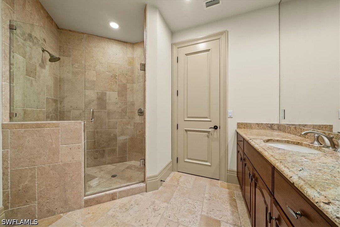 5 Bed Pool Home for Sale in Moorings, photo 3