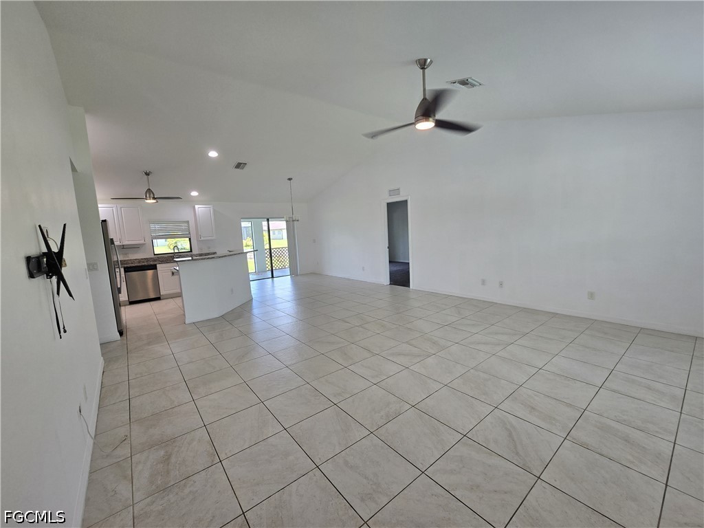 4 Bed Waterfront Home for Sale in Cape Coral, photo 3