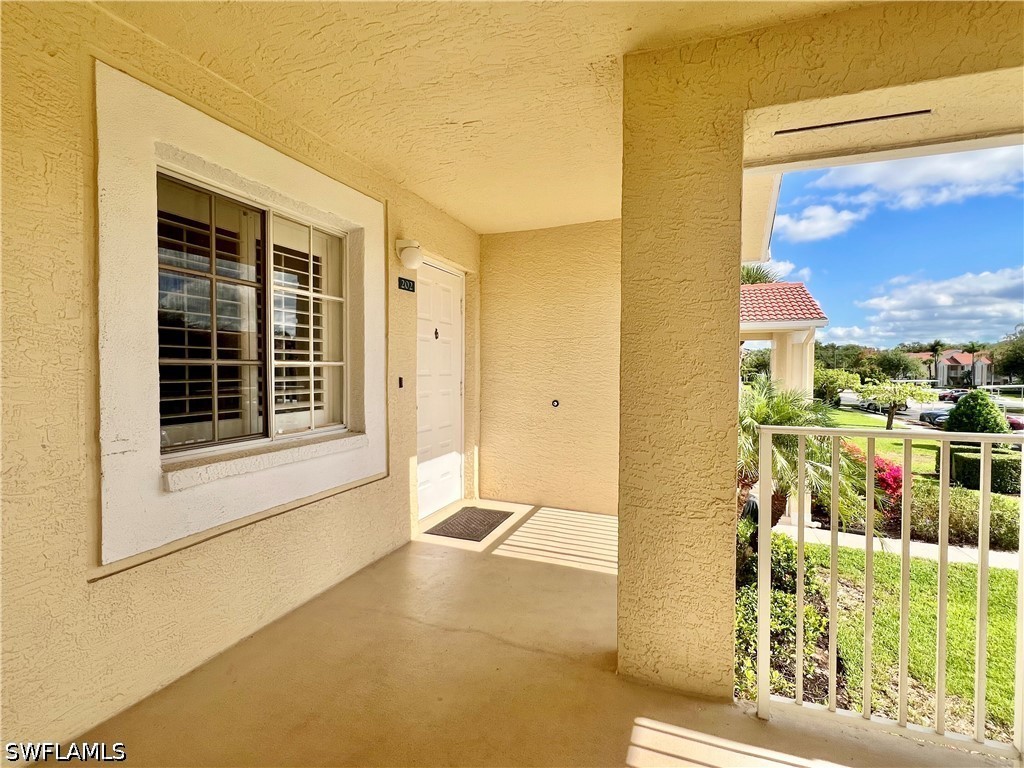 2 Bed Condominium for Sale in Naples, photo 3