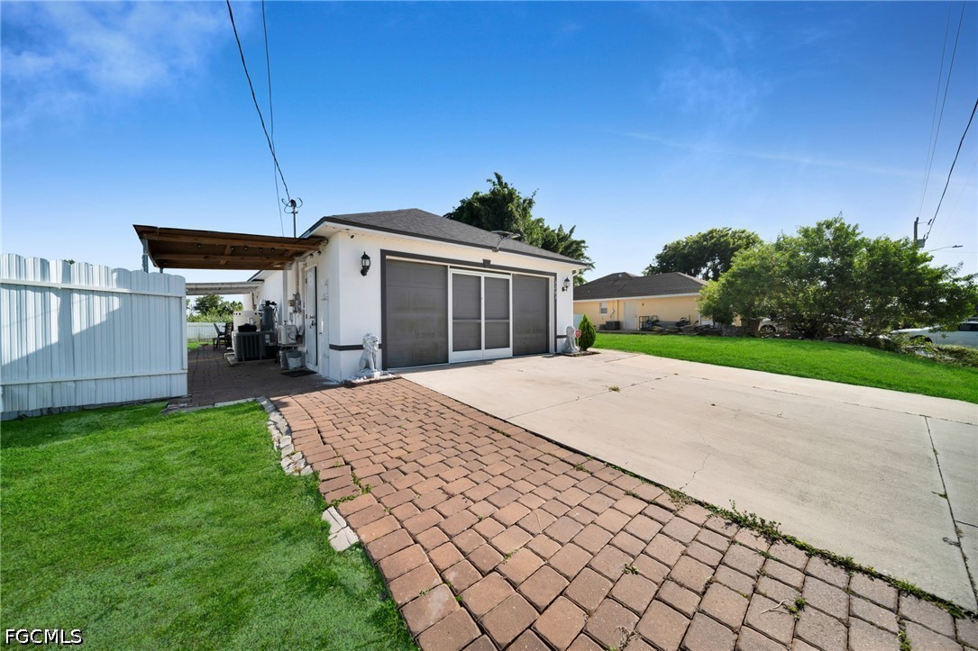 3 Bed SingleFamilyResidence for Sale in Lehigh Acres, photo 3