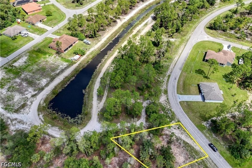 Residential for Sale in Mirror Lakes, photo 3