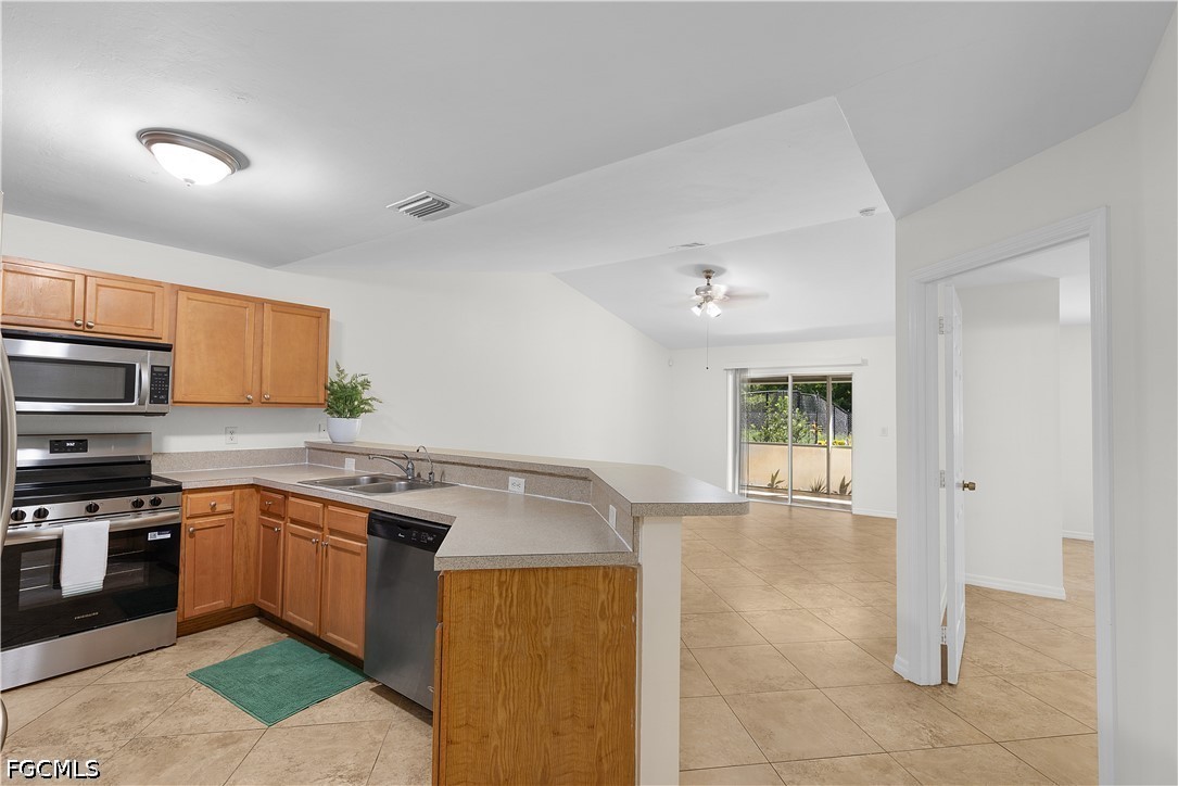 6 Bed Waterfront Home for Sale in Lehigh Acres, photo 3