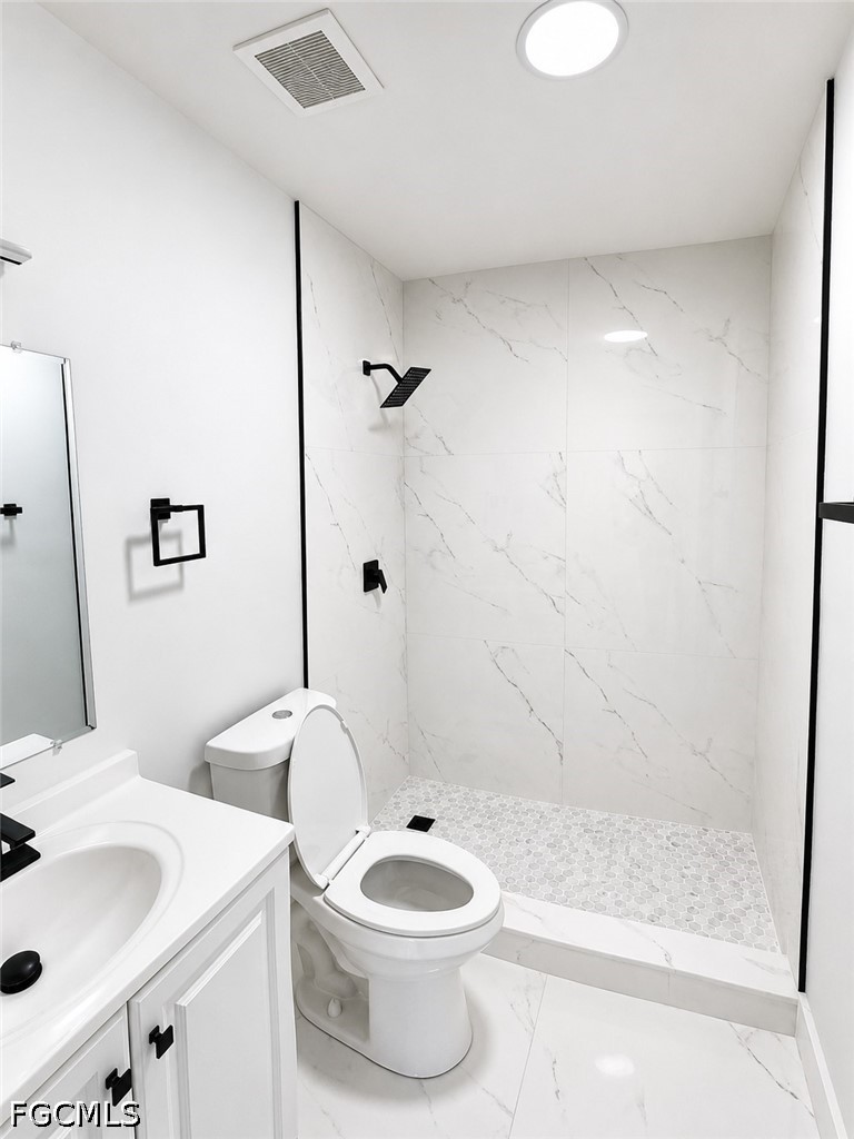 4 Bed SingleFamilyResidence for Sale in Fort Myers, photo 3