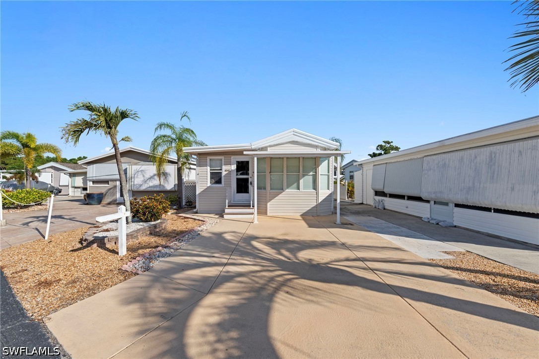 1 Bed ManufacturedHome for Sale in Estero, photo 3