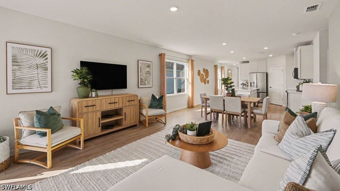 4 Bed SingleFamilyResidence for Sale in Bentley Crossing, photo 3