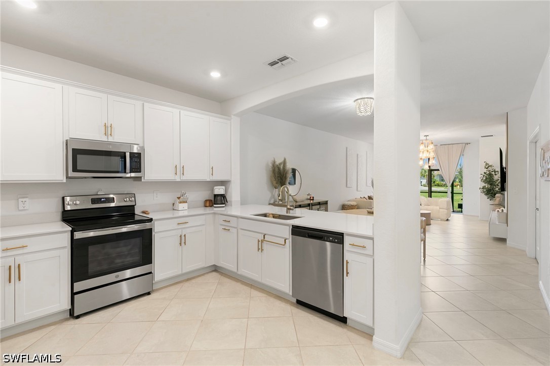 3 Bed Attached for Sale in Naples, photo 3