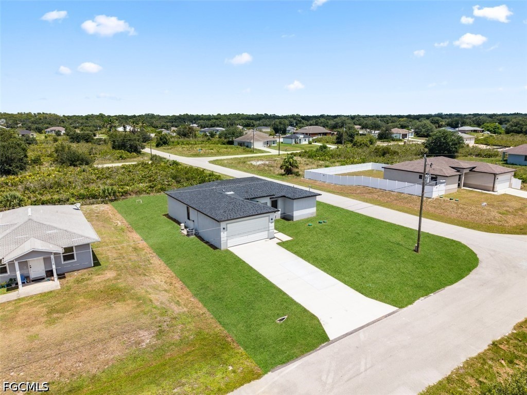 3 Bed SingleFamilyResidence for Sale in Lehigh Acres, photo 3