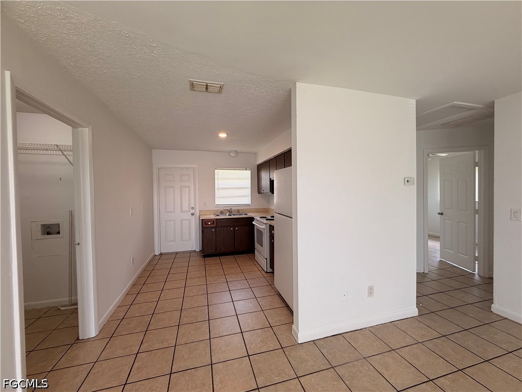 2 Bed Duplex for Sale in Lehigh Acres, photo 3