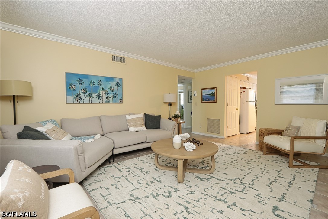2 Bed Condominium for Sale in Chatelaine, photo 3