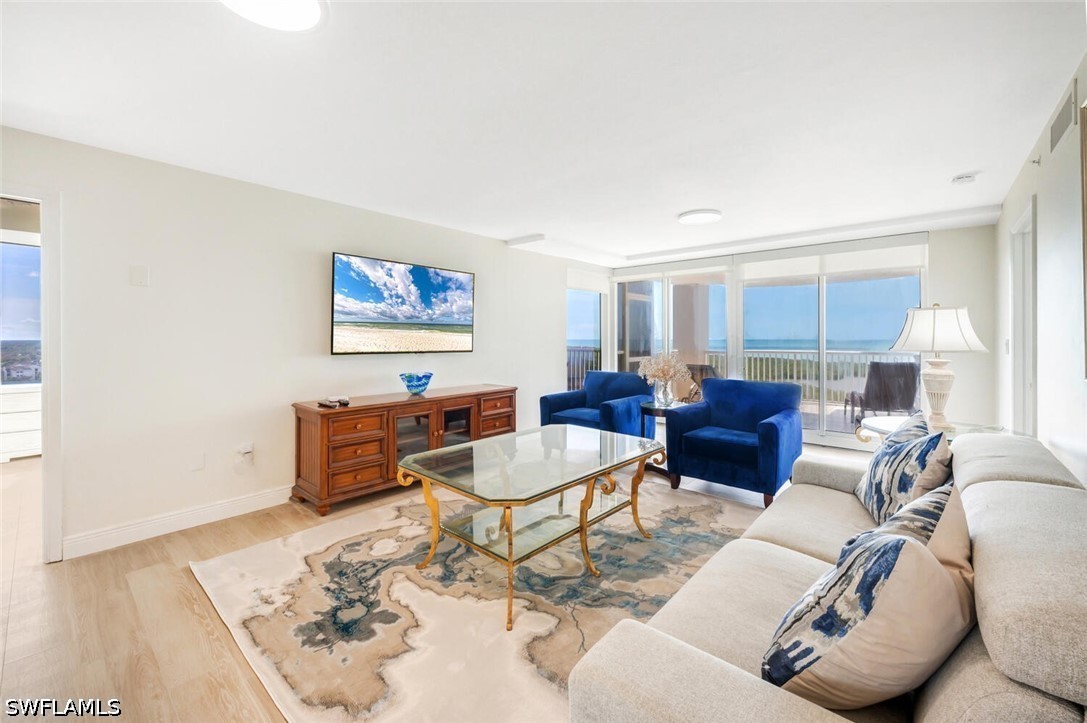 3 Bed Condominium for Sale in St Laurent, photo 3
