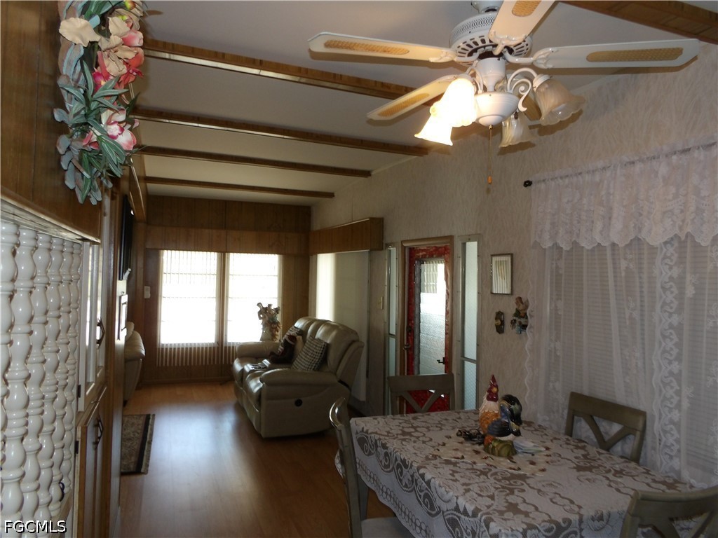 2 Bed ManufacturedHome for Sale in Mobile Manor, photo 3