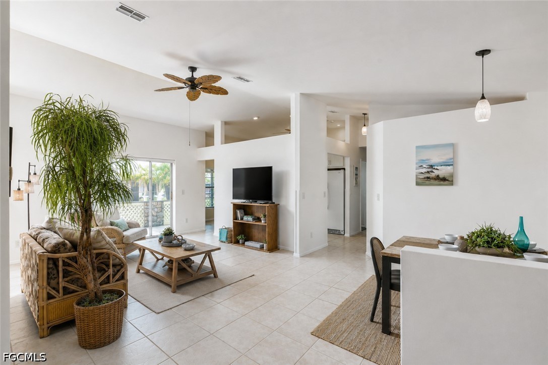 3 Bed Pool Home for Sale in Cape Coral, photo 3