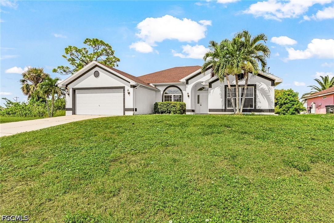 4 Bed SingleFamilyResidence for Sale in Cape Coral, photo 3