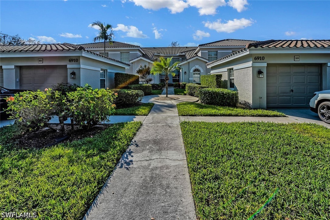 3 Bed Waterfront Home for Sale in Naples, photo 3