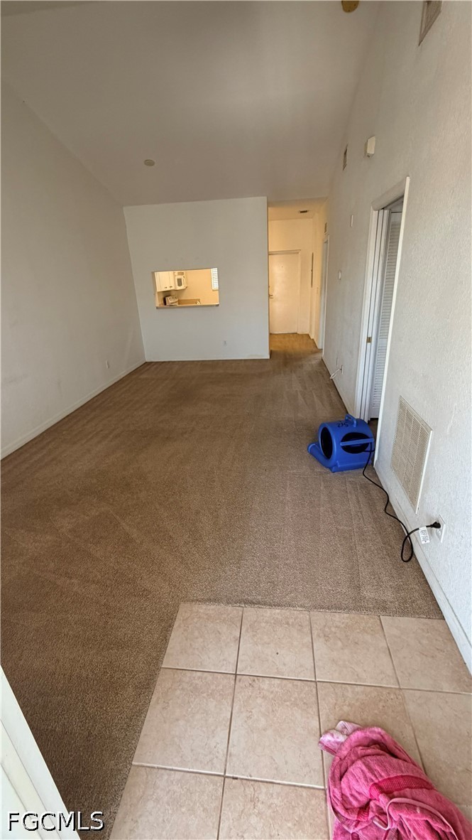 2 Bed Condominium for Sale in Fort Myers, photo 3
