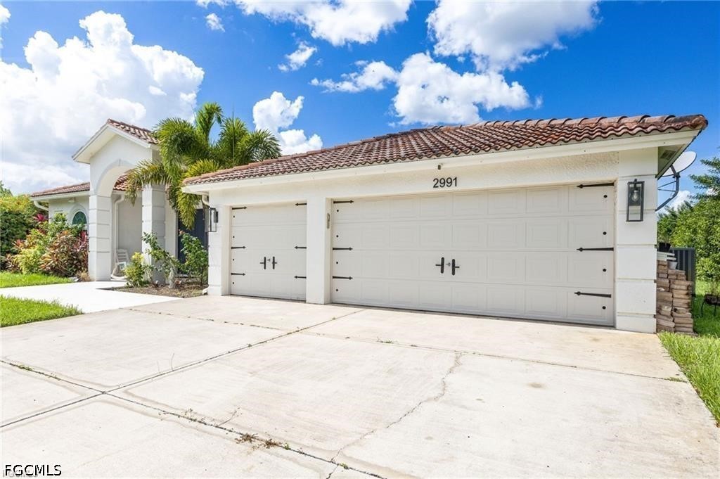 3 Bed Pool Home for Sale in Naples, photo 3
