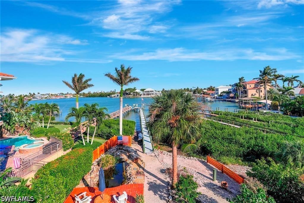 3 Bed Waterfront Home for Sale in Naples, photo 3