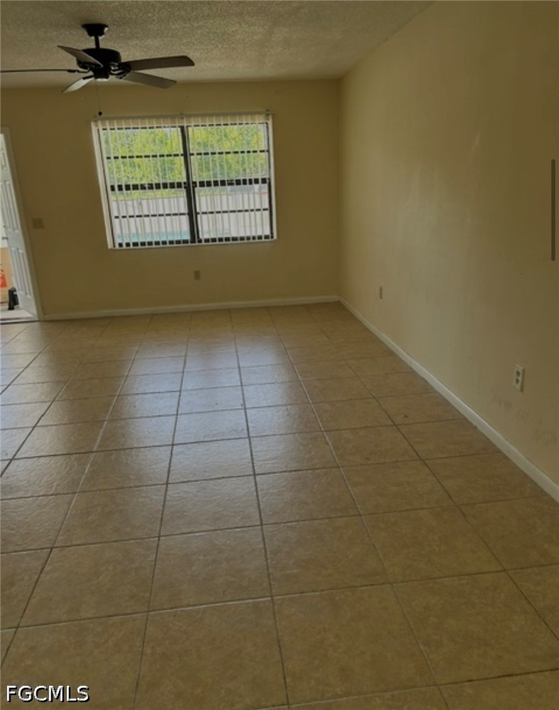 2 Bed Pool Home for Sale in Cape Coral, photo 3