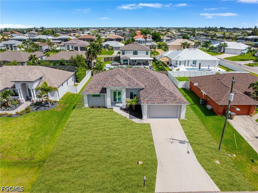 3 Bed SingleFamilyResidence for Sale in Cape Coral, photo 3