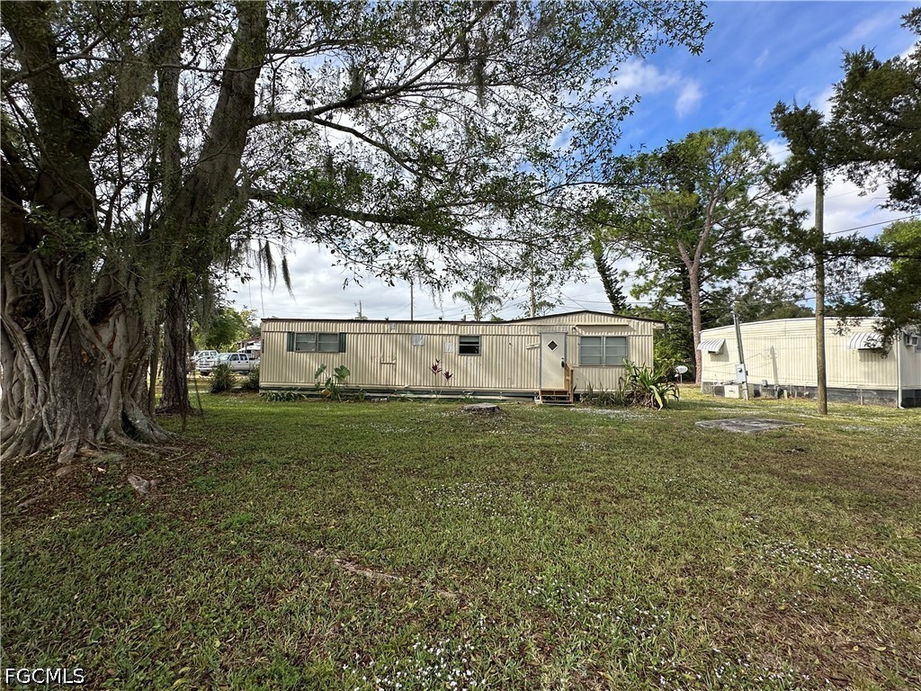 1 Bed Condominium for Sale in North Fort Myers, photo 3