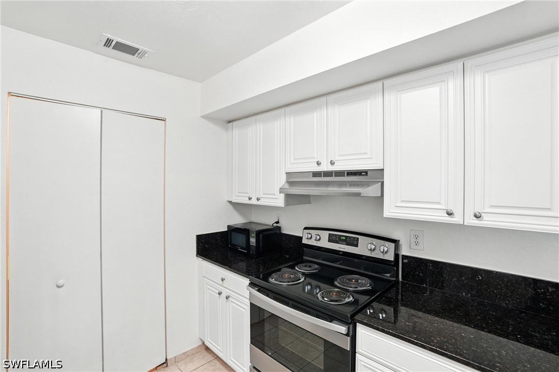 1 Bed Condominium for Sale in Naples, photo 3