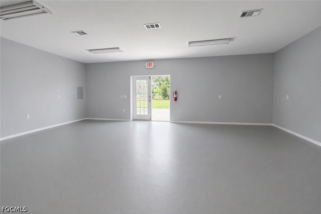 Office for Sale in Fort Myers, photo 3