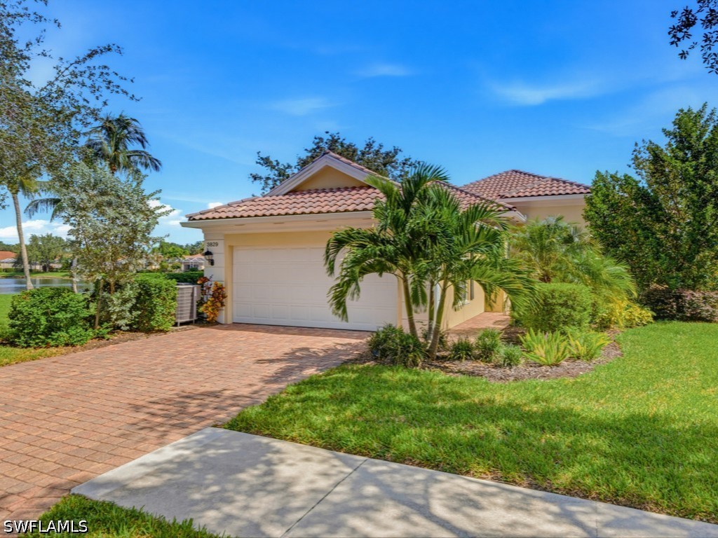 3 Bed Pool Home for Sale in Island Walk, photo 3