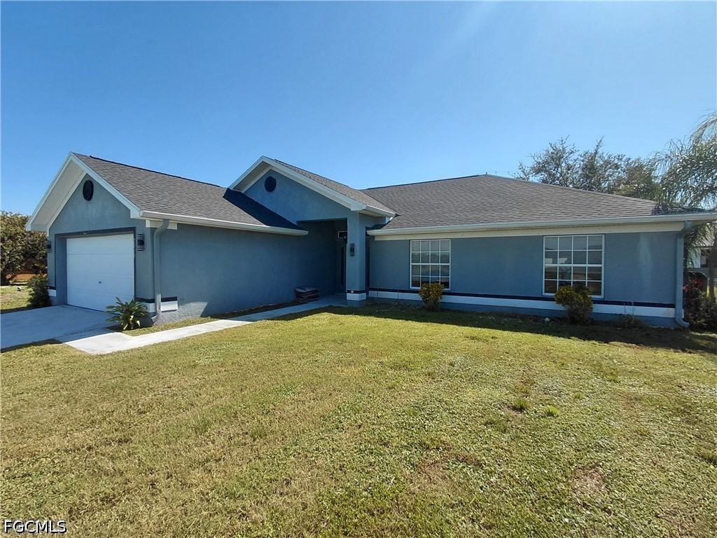 3 Bed Pool Home for Sale in Cape Coral, photo 3