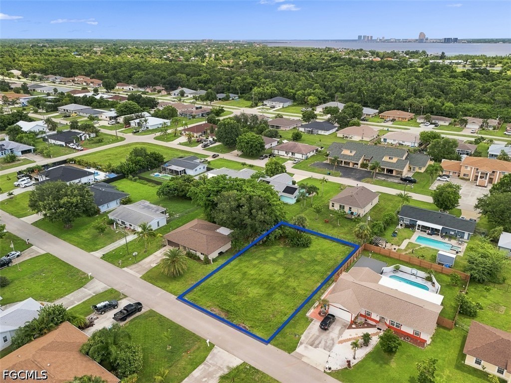 Residential for Sale in Cape Coral, photo 3