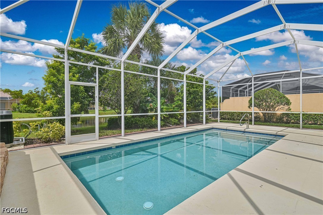 3 Bed Pool Home for Sale in Verona Walk, photo 3