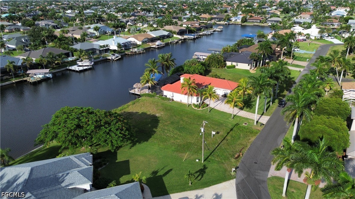 Waterfront Home for Sale in Cape Coral, photo 3