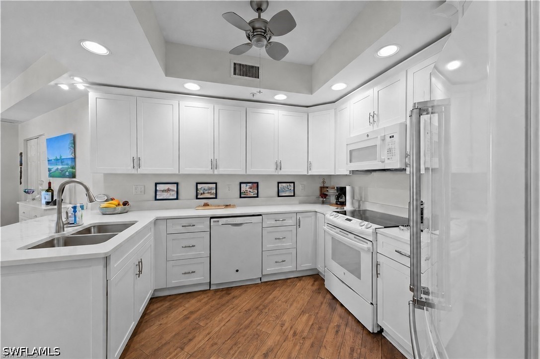2 Bed Waterfront Home for Sale in Naples, photo 3