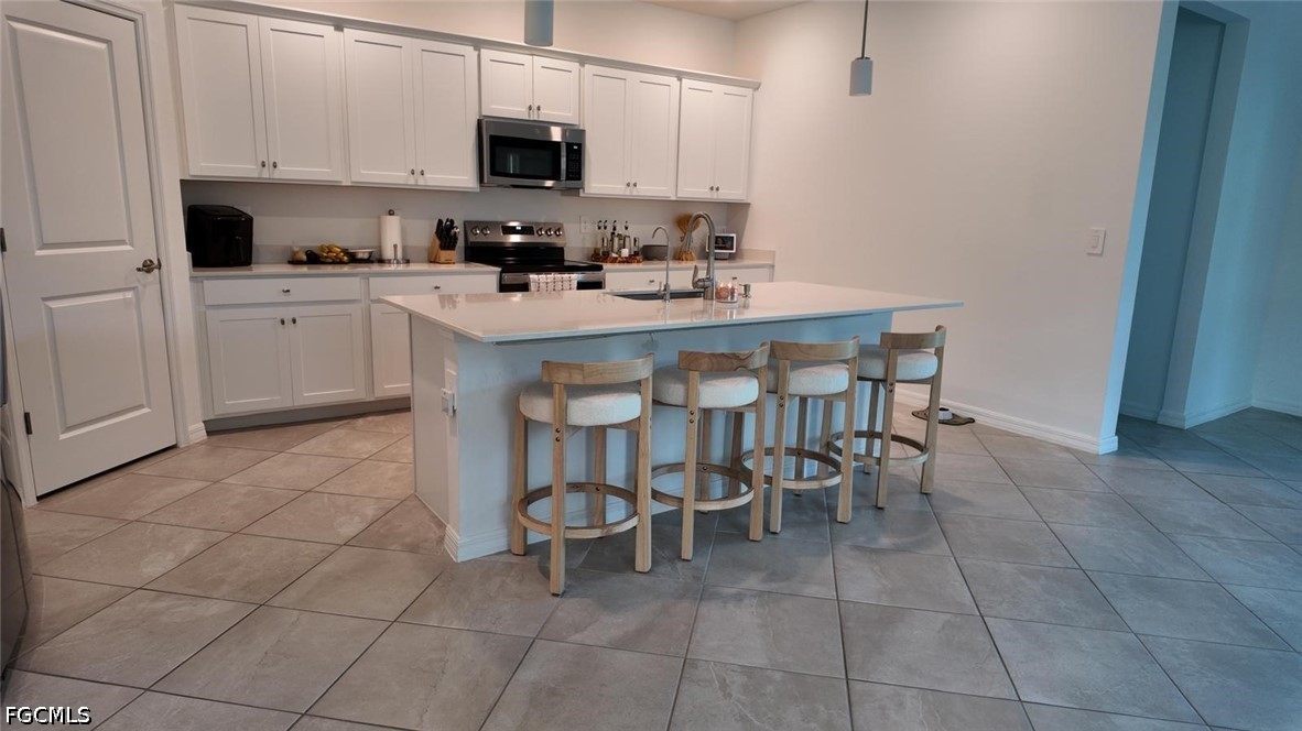 4 Bed SingleFamilyResidence for Sale in North Fort Myers, photo 3