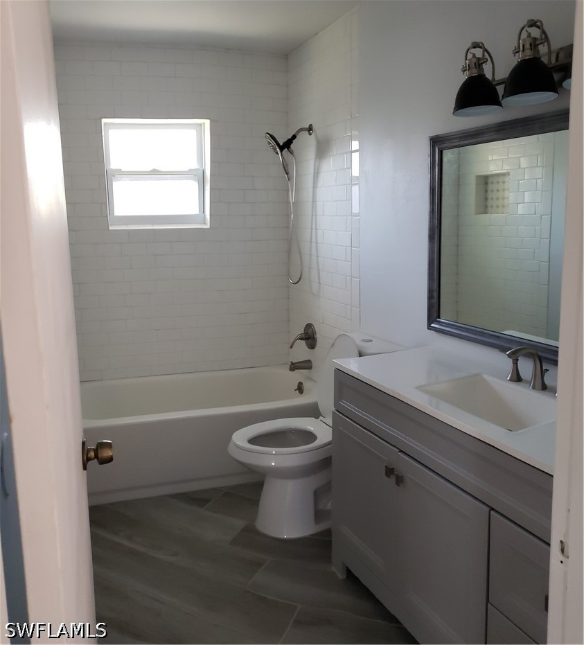 2 Bed Duplex for Sale in Caloosahatchee Heights, photo 3