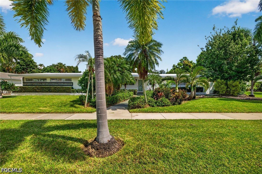 4 Bed Pool Home for Sale in Valencia Terrace, photo 3