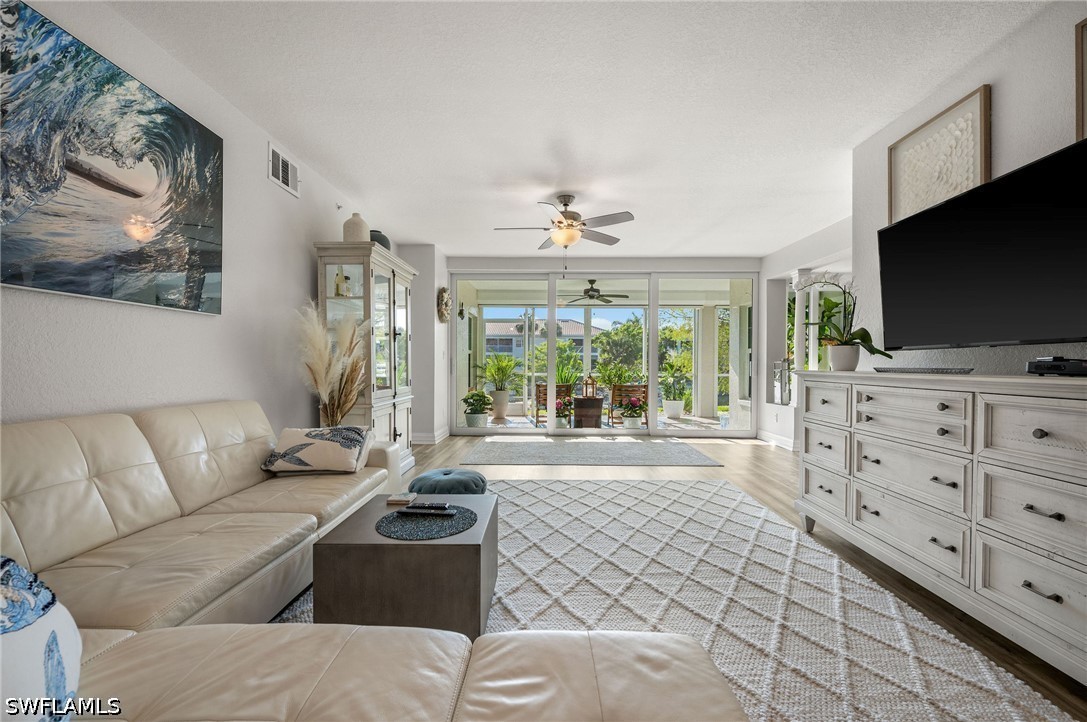 3 Bed Waterfront Home for Sale in Naples, photo 3