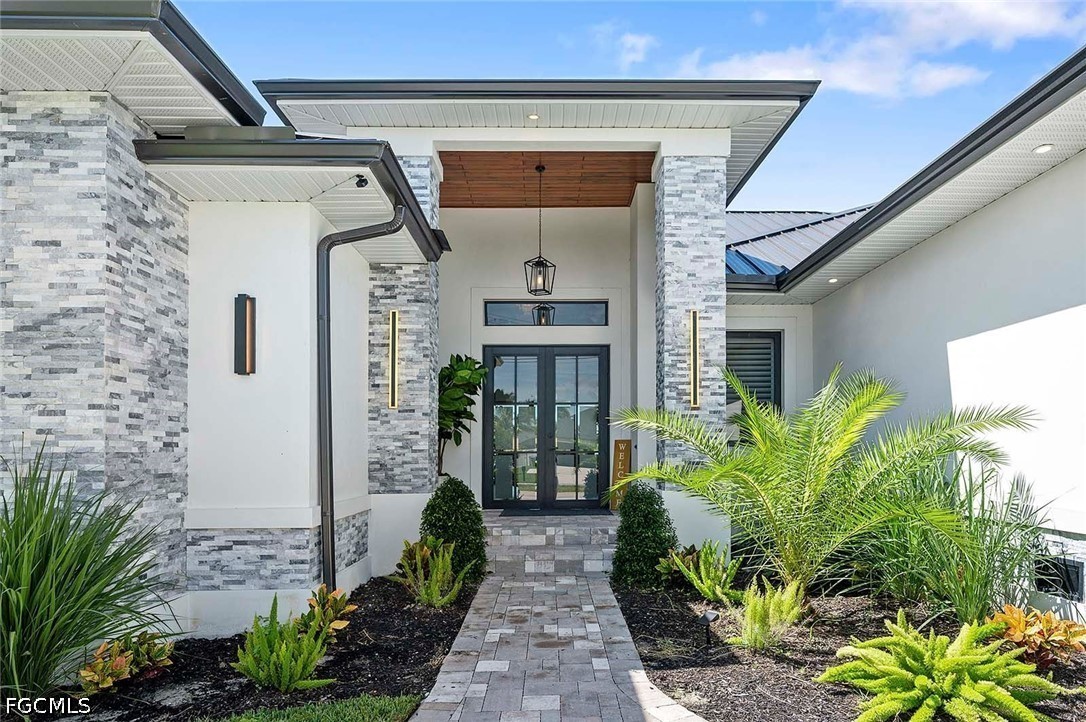 5 Bed Pool Home for Sale in Cape Coral, photo 3