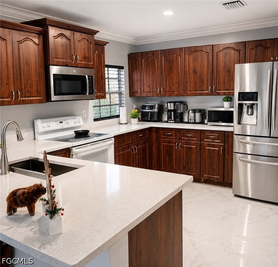 4 Bed SingleFamilyResidence for Sale in Lehigh Acres, photo 3