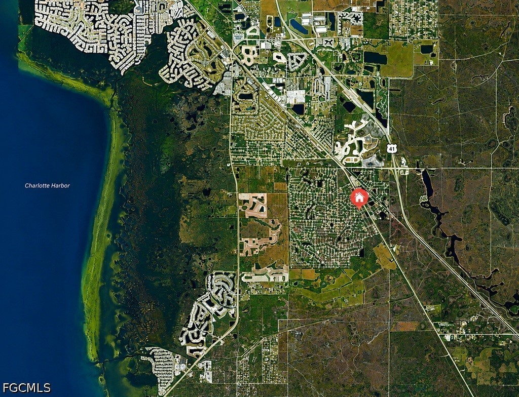 Waterfront Home for Sale in Tropical Gulf Acres, photo 3