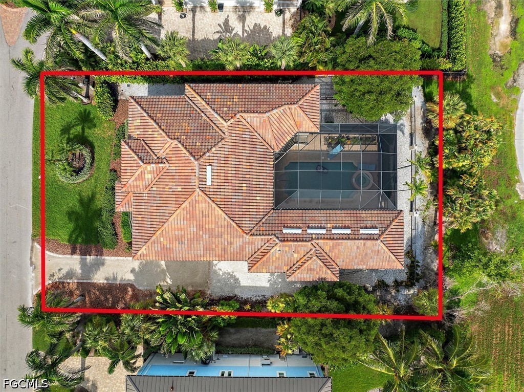 4 Bed Pool Home for Sale in Sanibel, photo 3