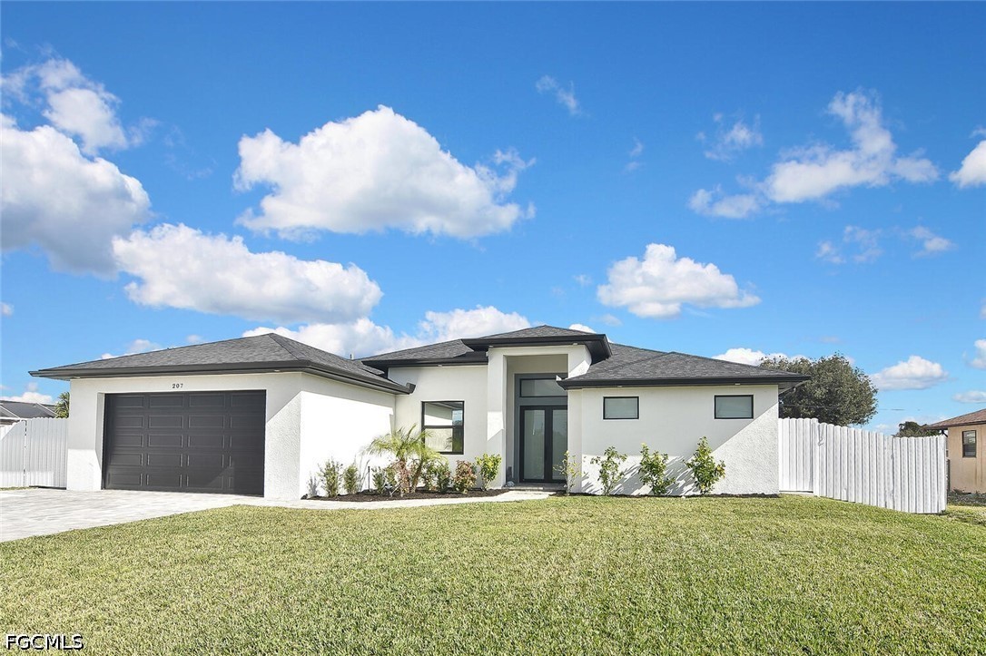 3 Bed Pool Home for Sale in Cape Coral, photo 3