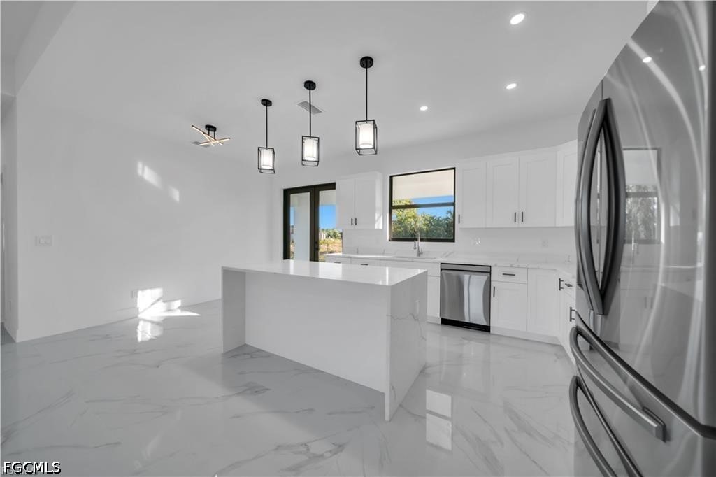 3 Bed SingleFamilyResidence for Sale in Lehigh Acres, photo 3
